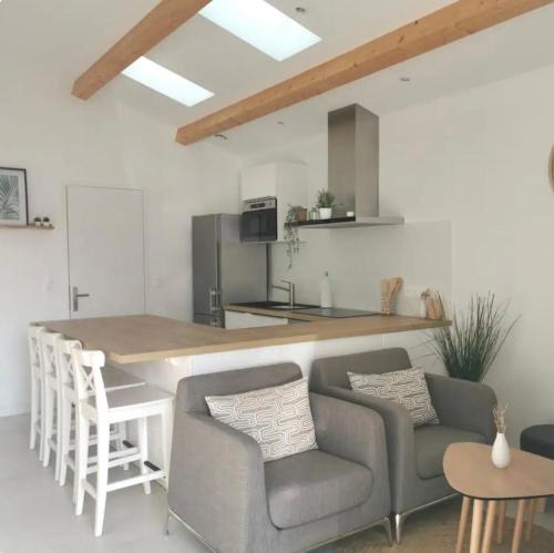 Ferrieres House | Le cottage patio