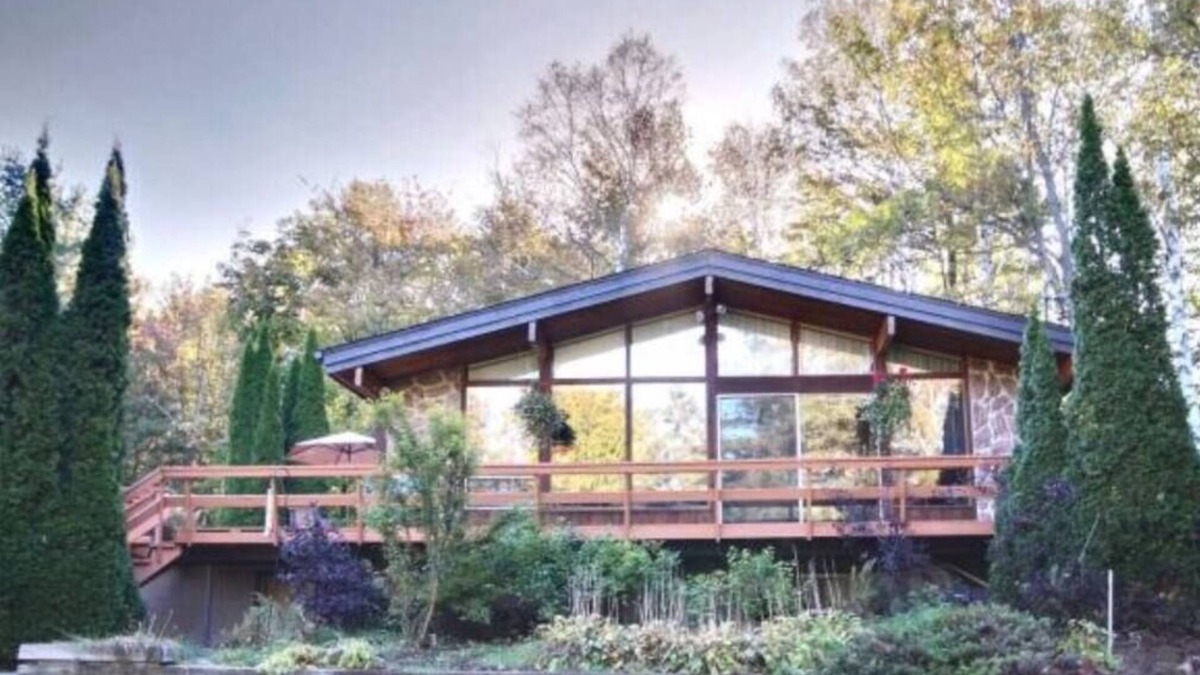 Chertsey House | Le Coyote - 5 acre private forest 3 bedrooms CITQ 320122