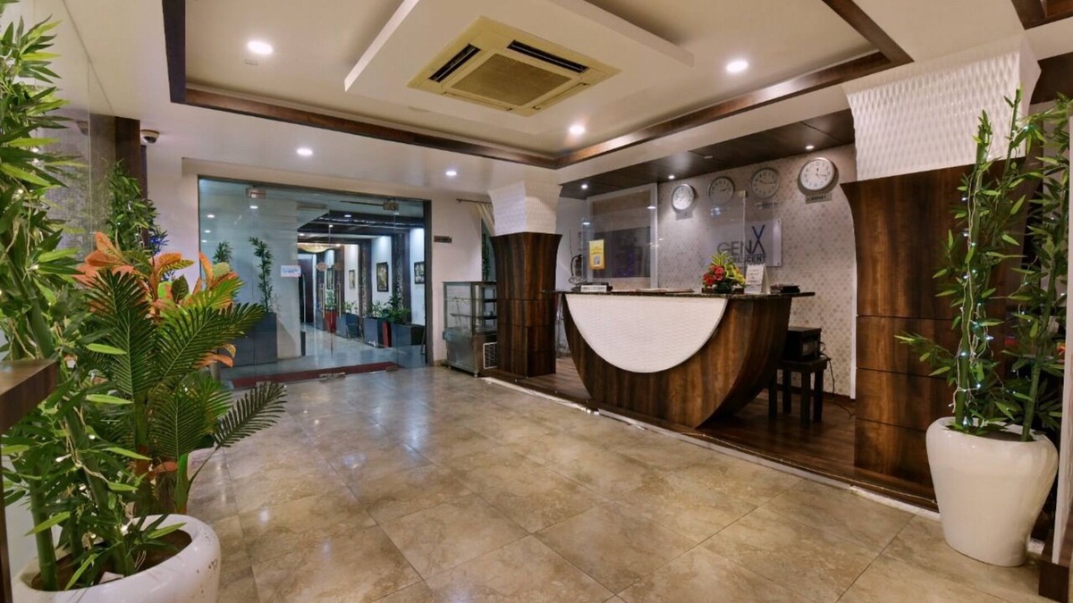 Indirapuram Hotel | Le Crescent Hotel by Trot
