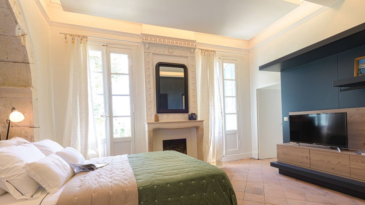 Bernac House | Le Domaine de la Monestarié Charm, elegance and scents of Tuscany