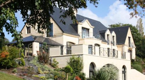 Villedieu-les-Poeles Bed & Breakfast | Le Domaine Des Chevaliers De Malte