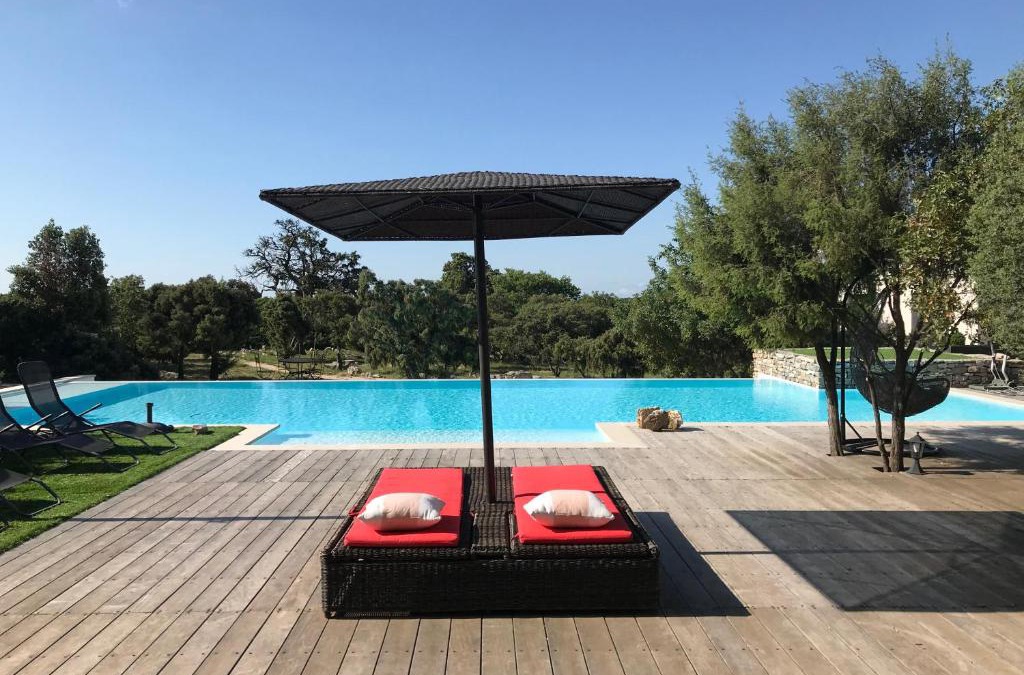 Cazevieille House | Le Domaine du Cade - Gîtes d'exception 4 étoiles "Le Lodge du Cade "