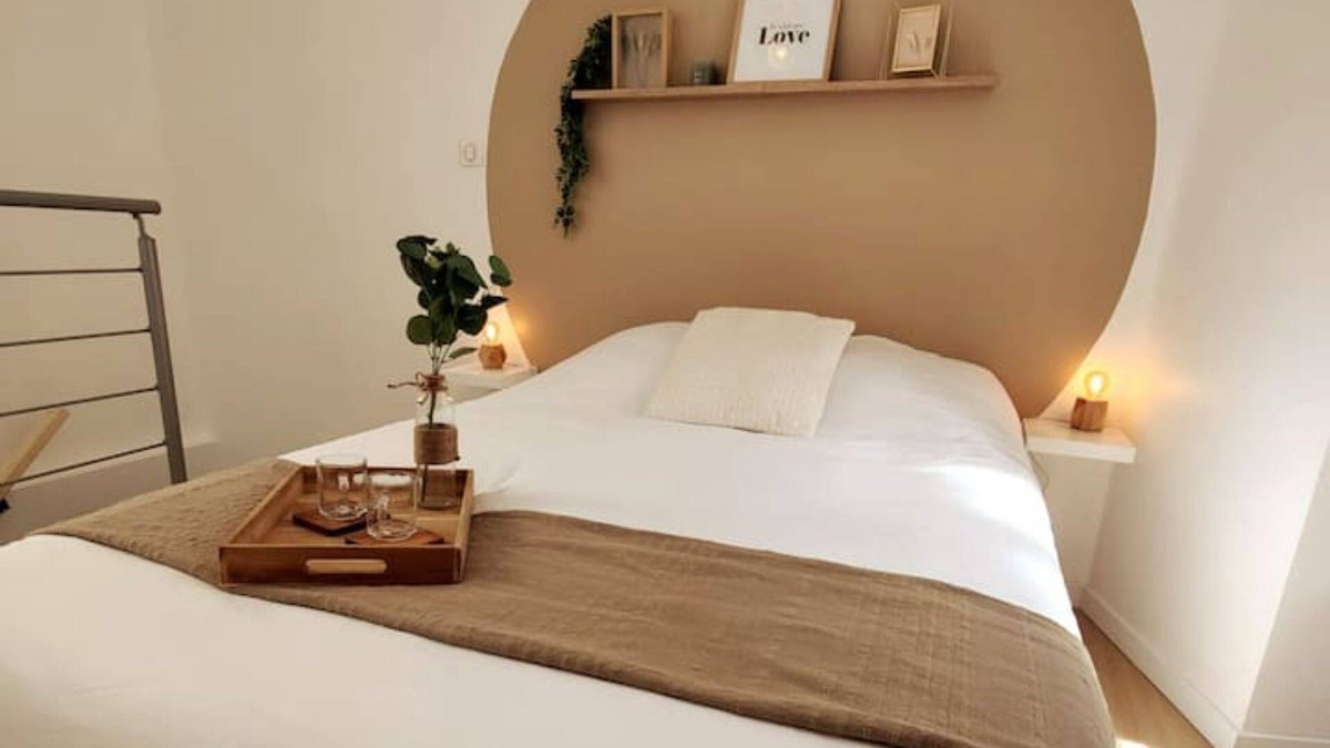 Saint-Jean-d'Angely Apartment | Le Duplex de L'abbaye Royale