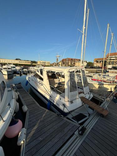 Deauville Boat Rental | Le duplex des Marinas, Mini Yacht