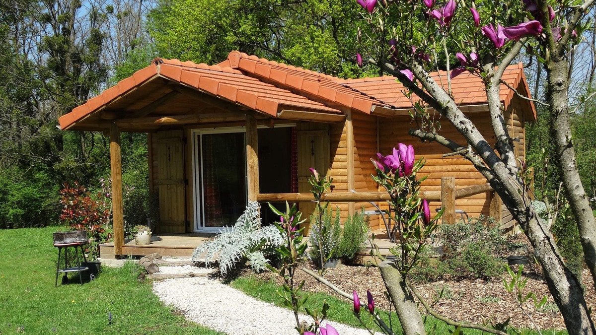 Le Fay Ski Chalet | LE FAY: Chalet (Loriot) on the edge of a pond in the heart of nature