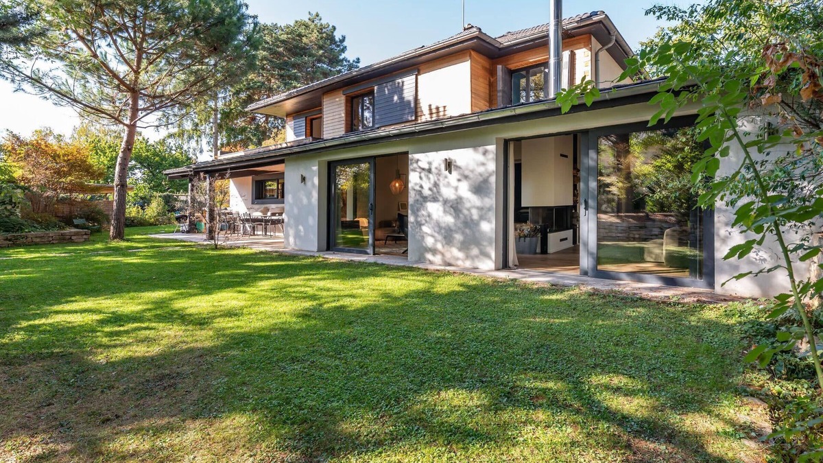 Saint-Didier-au-Mont-d'Or Villa | Le Ferret - House with indoor and outdoor swimming pool
