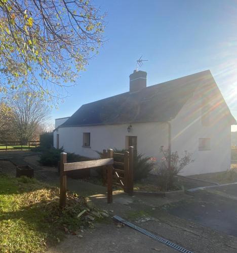 Saint-Vincent-du-Lorouer House | Le fer à cheval 72 - les contensières