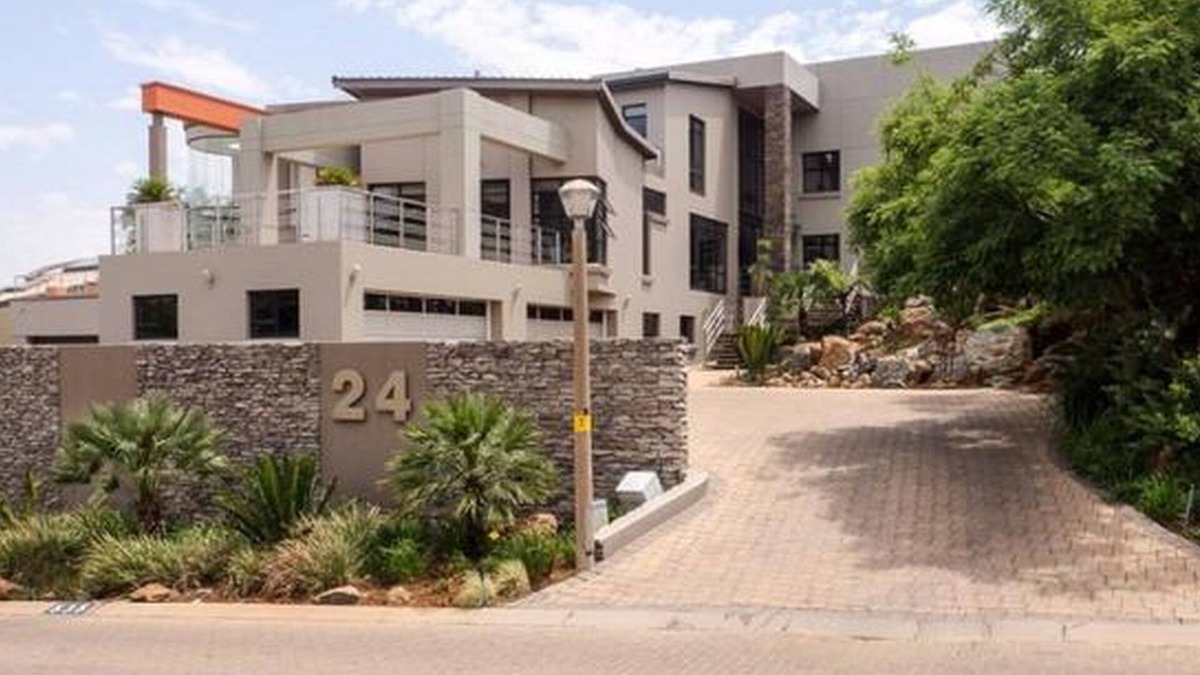 Greater Johannesburg Metropolitan Area Villa | Le Feu De La Bassonie