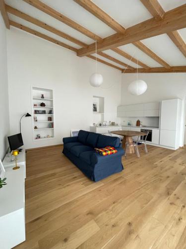Biella Apartment | Le finestre sul cortile Biella