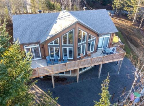 Labelle Ski Chalet | Le Fontainebleau - Magnifique chalet sur le bord de l’eau