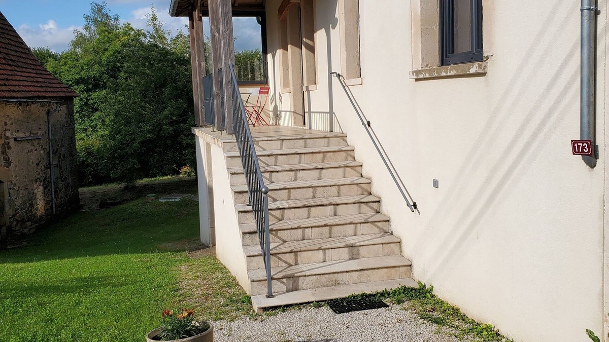 Lacapelle-Marival Villa | LE FOUR DE BÉTILLE, LOT (46) Large family home in quiet country setting