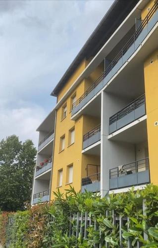 Toulouse North Apartment | Le Fronton - Confortable T2 - Piscine