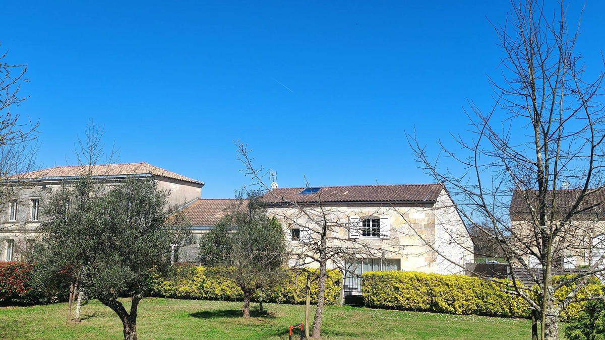 Cubnezais Villa | Le Gîte de Moulin Situé à Cubnezais au Cœur du Vignoble Bordelais