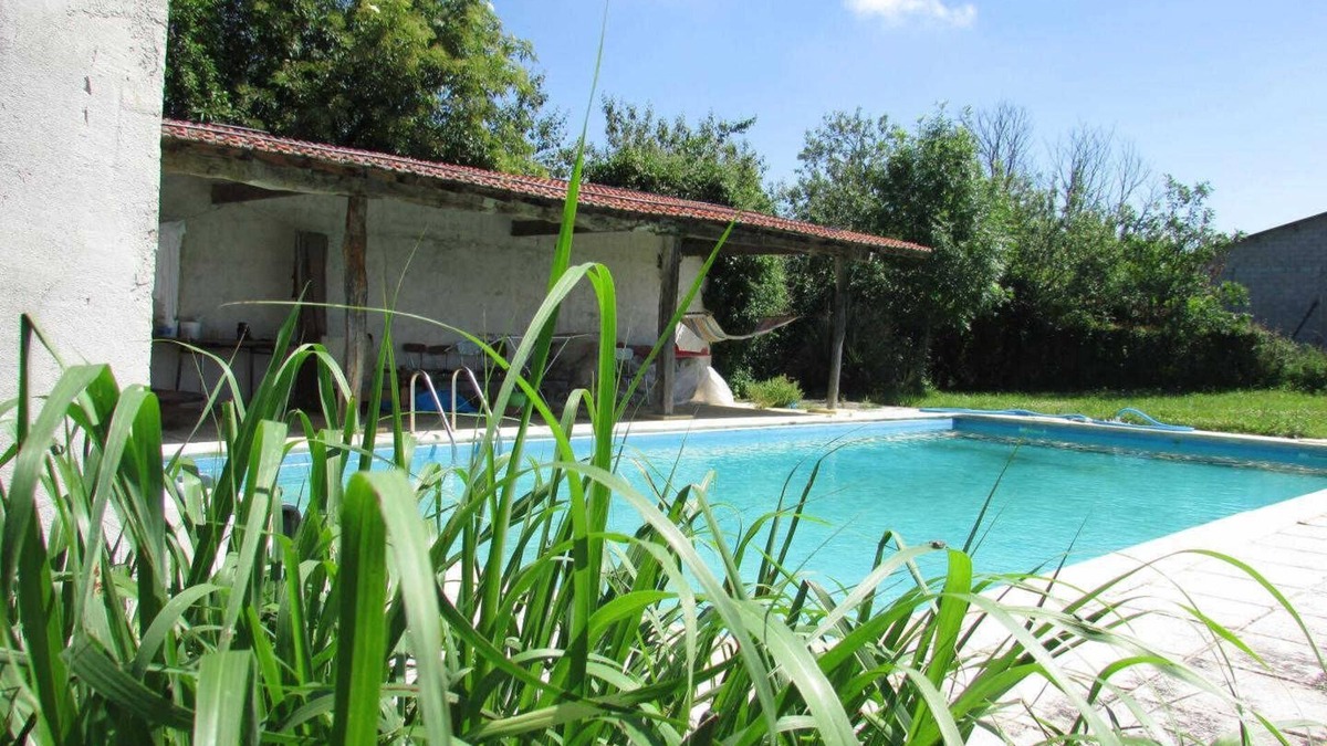 Montbernard House | Le Gîte des Oiseaux - Montbernard