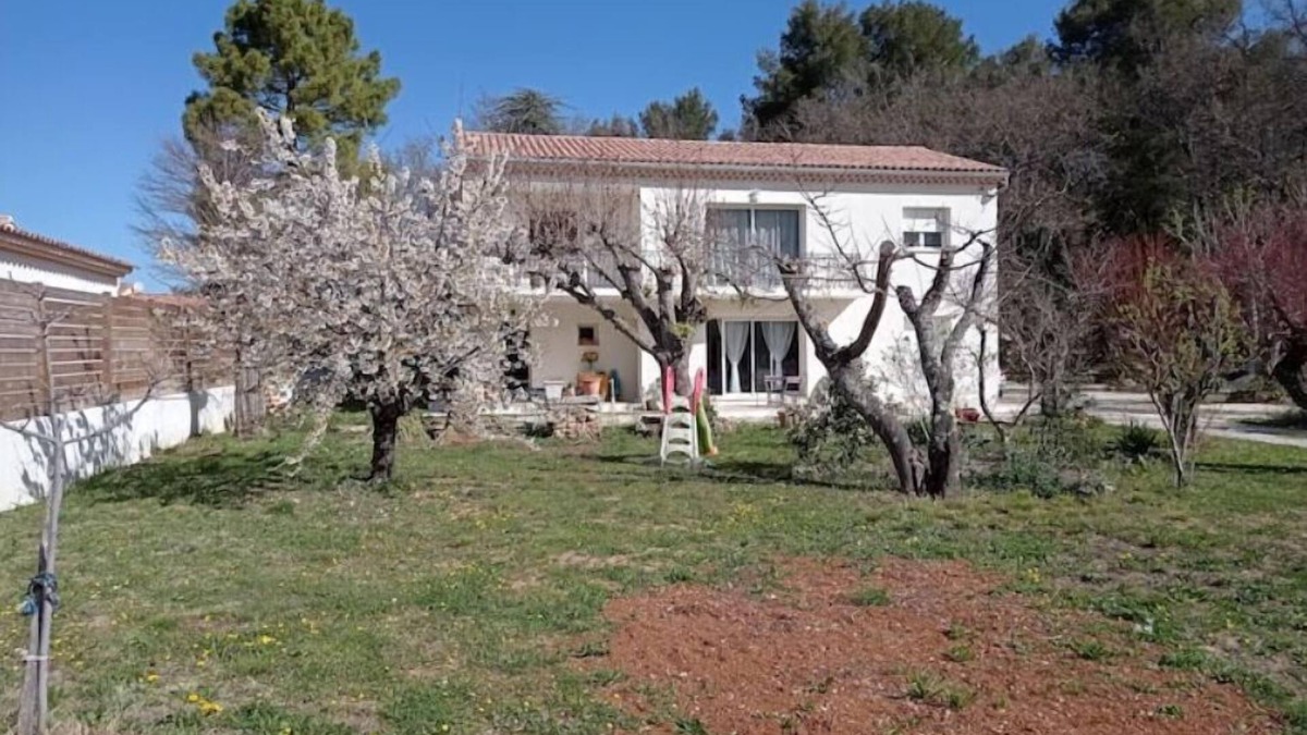 Nans-les-Pins Apartment | LE Gîte LA Maison DE Papou Le Tilleul