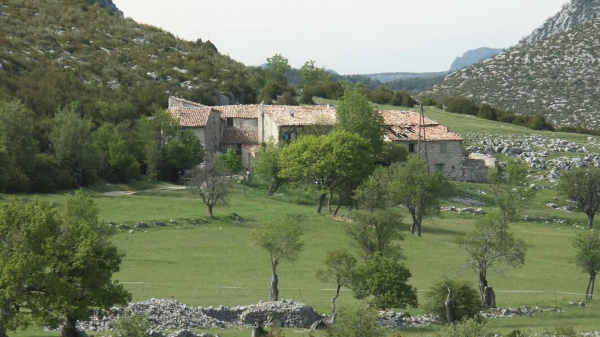 Trigance House | Le Gîte Panda Saint-maymes