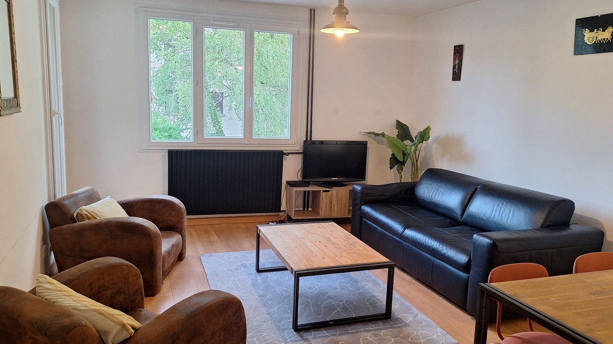 Ornex Apartment | Le Genève-Parking Garage & Balcony-air-conditioned