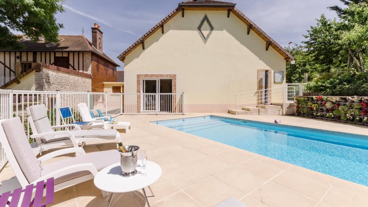 Balnot-sur-Laignes House | Le Gite du Petit Ecureuil