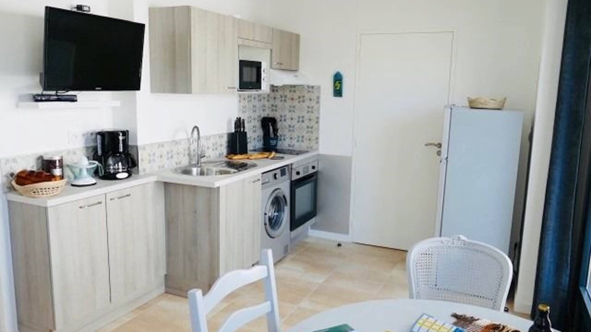 La Cotiniere Apartment | LE GITE, Gîte 4. Clos des Aigrettes, 30m from La Cotinière Port.