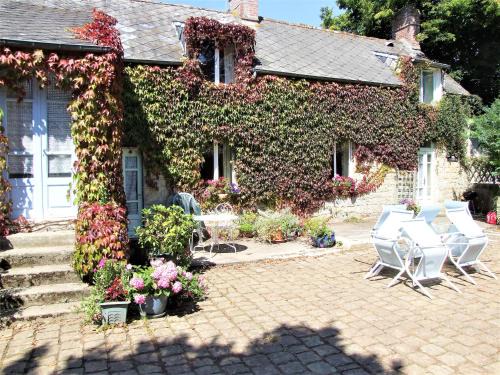 Juvigny-sous-Andaine Apartment | Le Glycine a Manoir Sainte Cecile