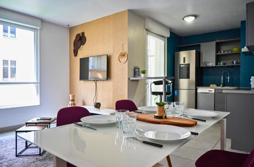 Schiltigheim Apartment | Le Golden - Centre Ville - Accès Transports en Commun - Balcon Cosy - Commerces à Proximité