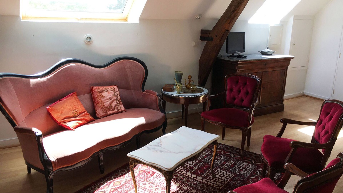Sille-le-Philippe Apartment | Le Grand Appartement de la ferme at Château de Chanteloup