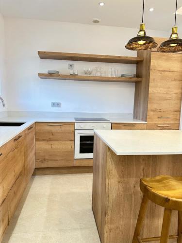 Pierrevert House | Le Grand Bouteillan