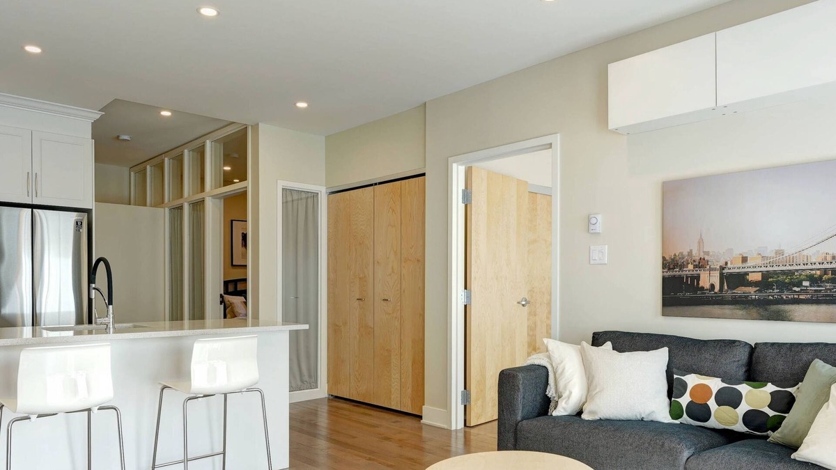 Plateau Mont Royal Apartment | Le Grand Duluth ☼ In the ♥ of Plateau!