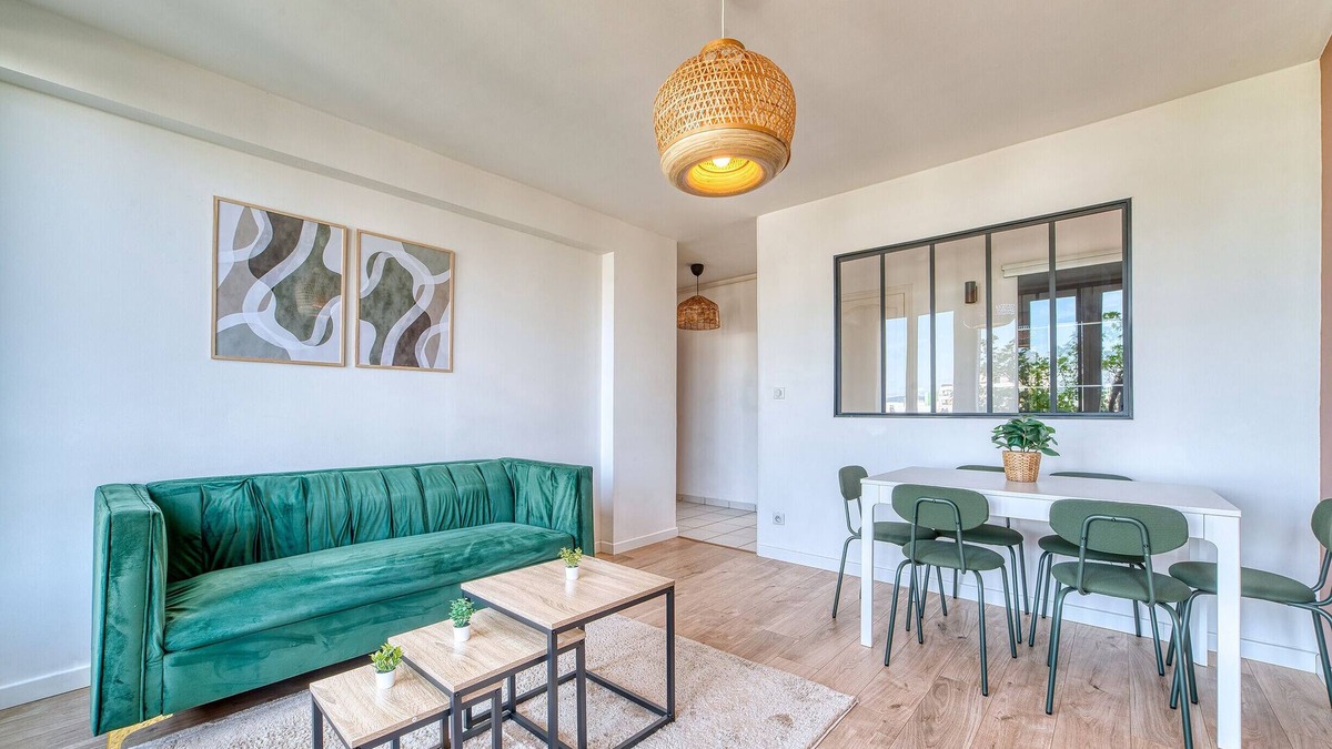 Parilly Apartment | Le Grand Voyageur - 3 chambres - Parking privé - Métro