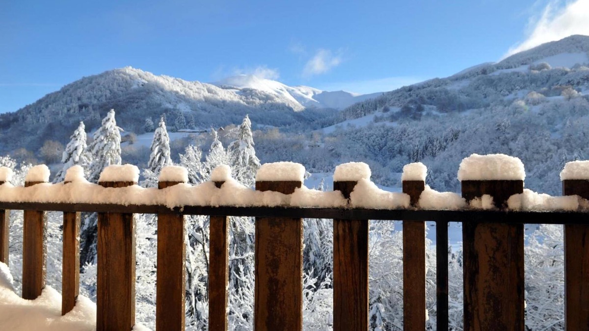 Saint-Jacques-des-Blats Hotel | Le Griou