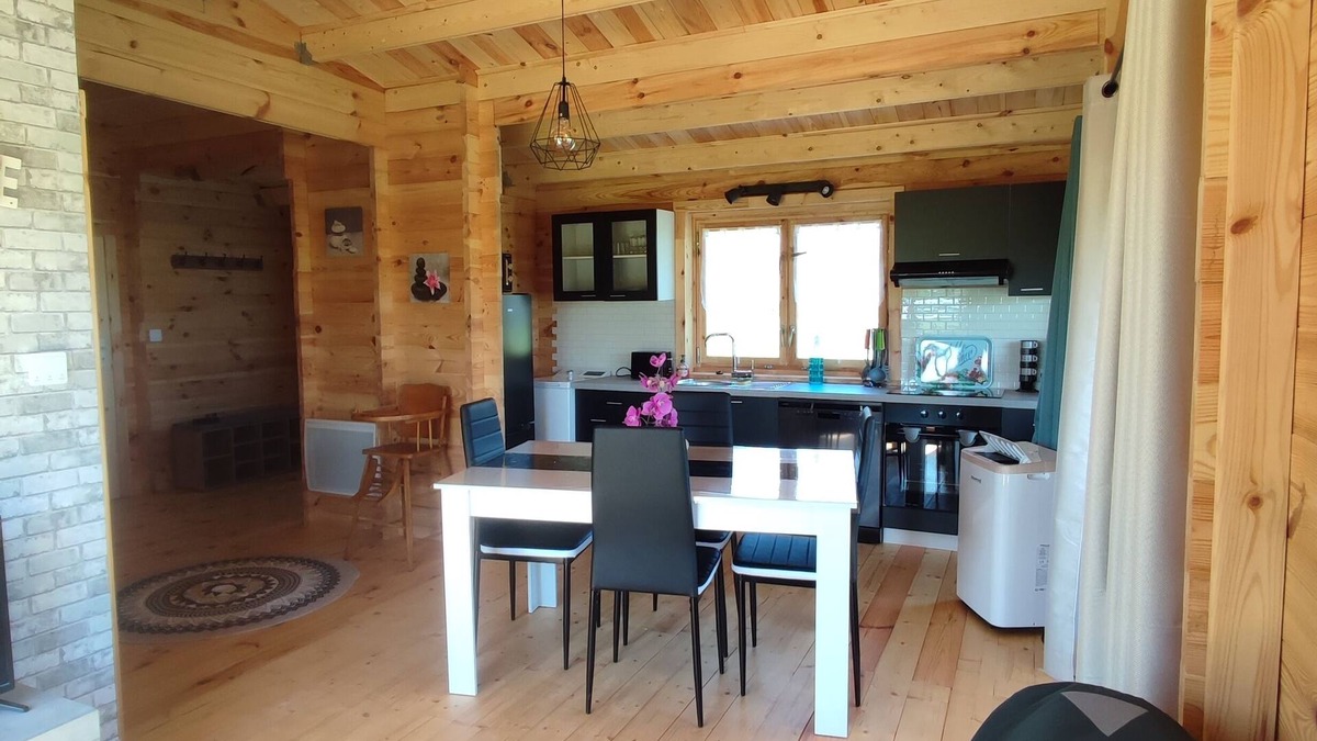 Montferrand-du-Perigord Ski Chalet | Le Hameau des Champs Chalet N°1