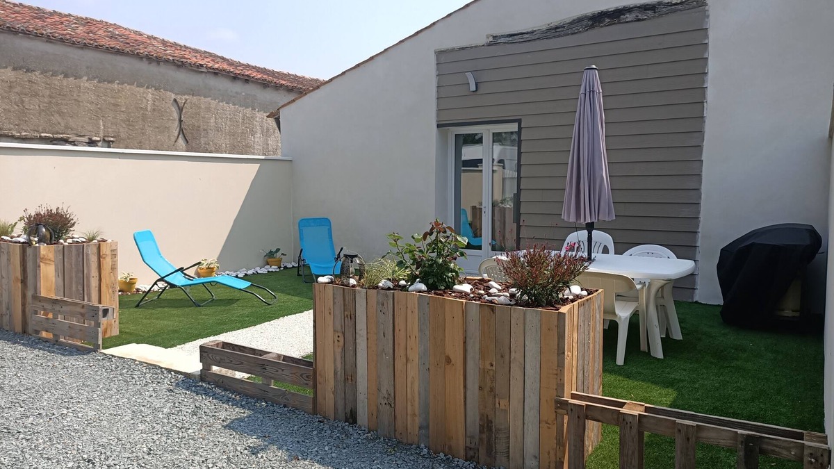 Plaine-D'Argenson House | Le Hangar de Mamie small country cottage