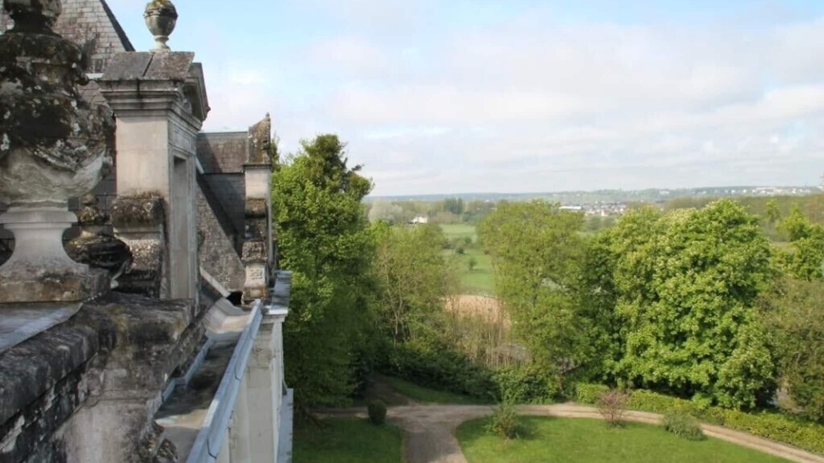 Saint-Gervais-la-Foret Apartment | Le Haut Perché, charming gîte in the castle of Saint Gervais