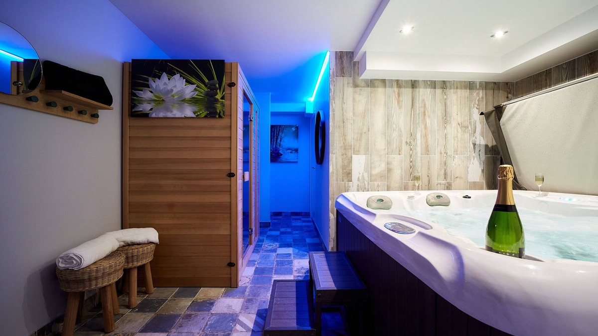 Le Hanouard House | Le Héron. gite with spa and private sauna.