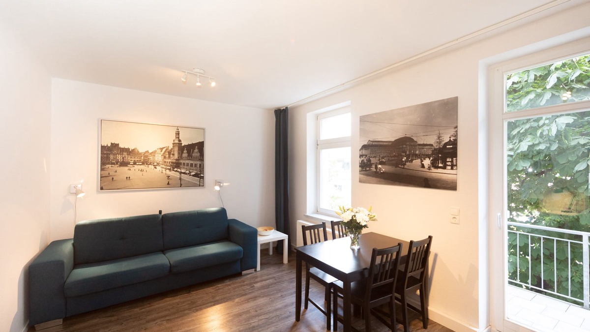 Plagwitz Apartment | LE Home: Quiet 2-room flat w/balcony+parking. Top location!
