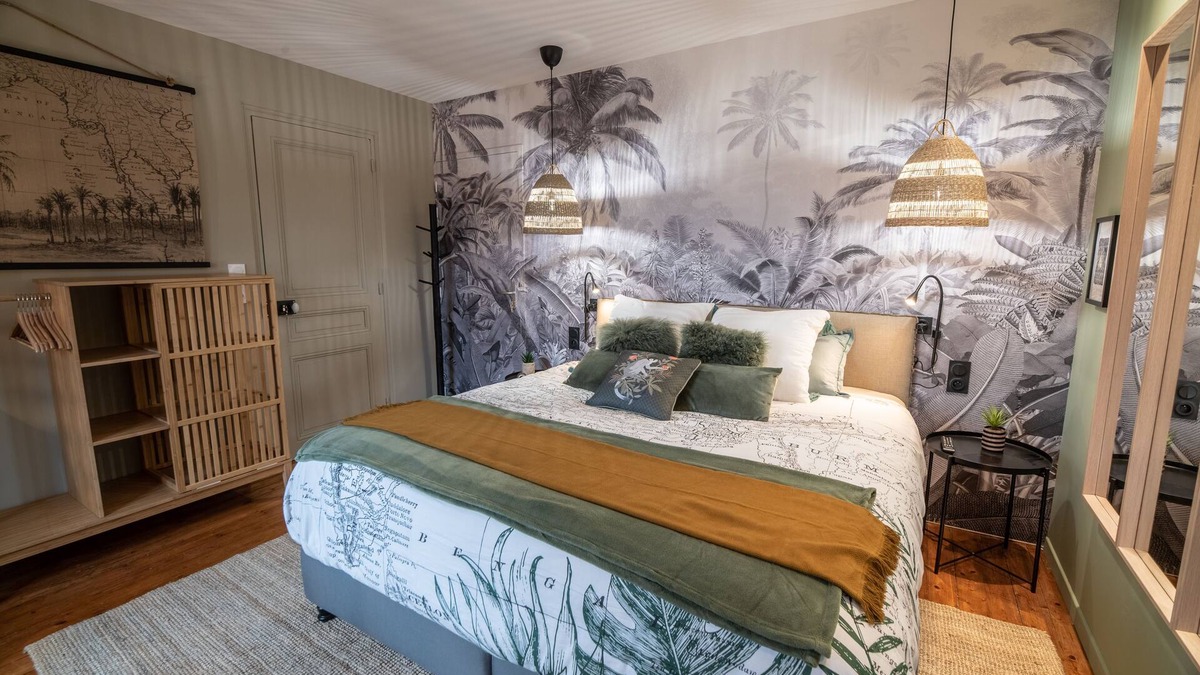 Bayeux Apartment | Le Jardin d-Alice-Studio-Superior-Private Bathroom-Garden view