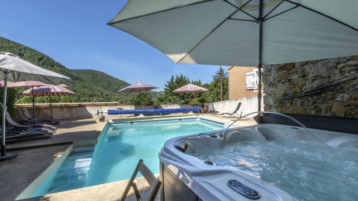 Sougraigne House | Le jardin de la sals Bed and Breakfast