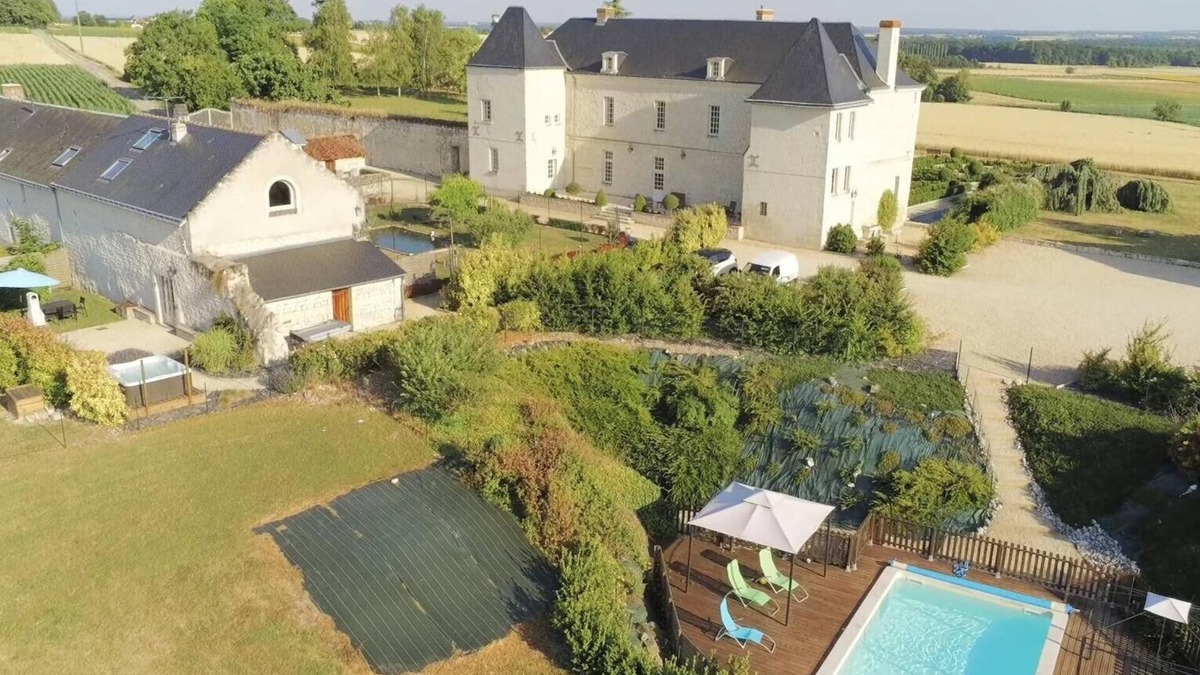 Lerne House | LE JARDIN DES OISEAUX 3*- 2 SPAS HEATED SWIMMING POOL 10mn Fontevraud Abbey