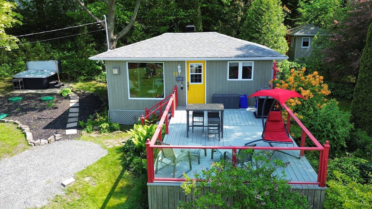 Montmagny Regional County Municipality House | Le Jardin | Spa & River view