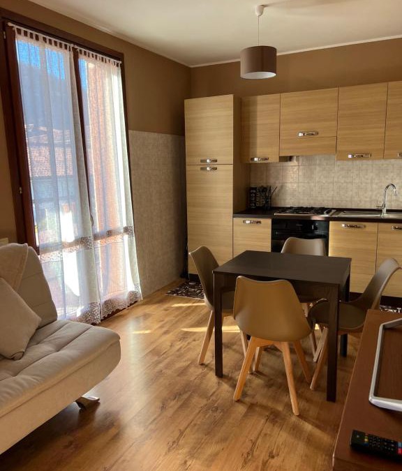 Paratico Apartment | Le joli Lac
