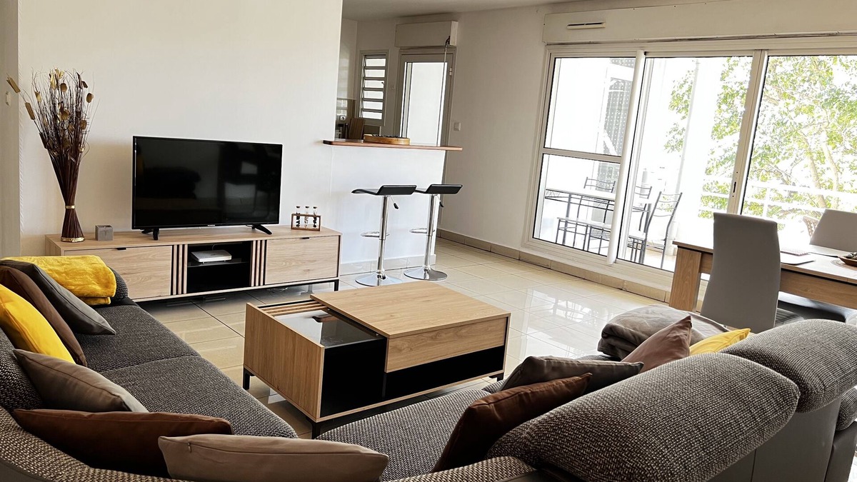Sainte-Clotilde Apartment | Le Karibou - Très bel Appartement 2 Chambres
