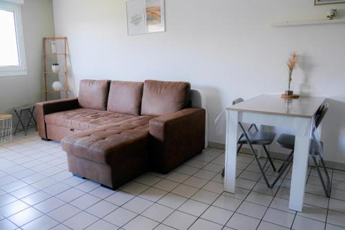 L'Oree du Bois Apartment | Le Laurier - Cosi - WIFI - Parking - Balcon