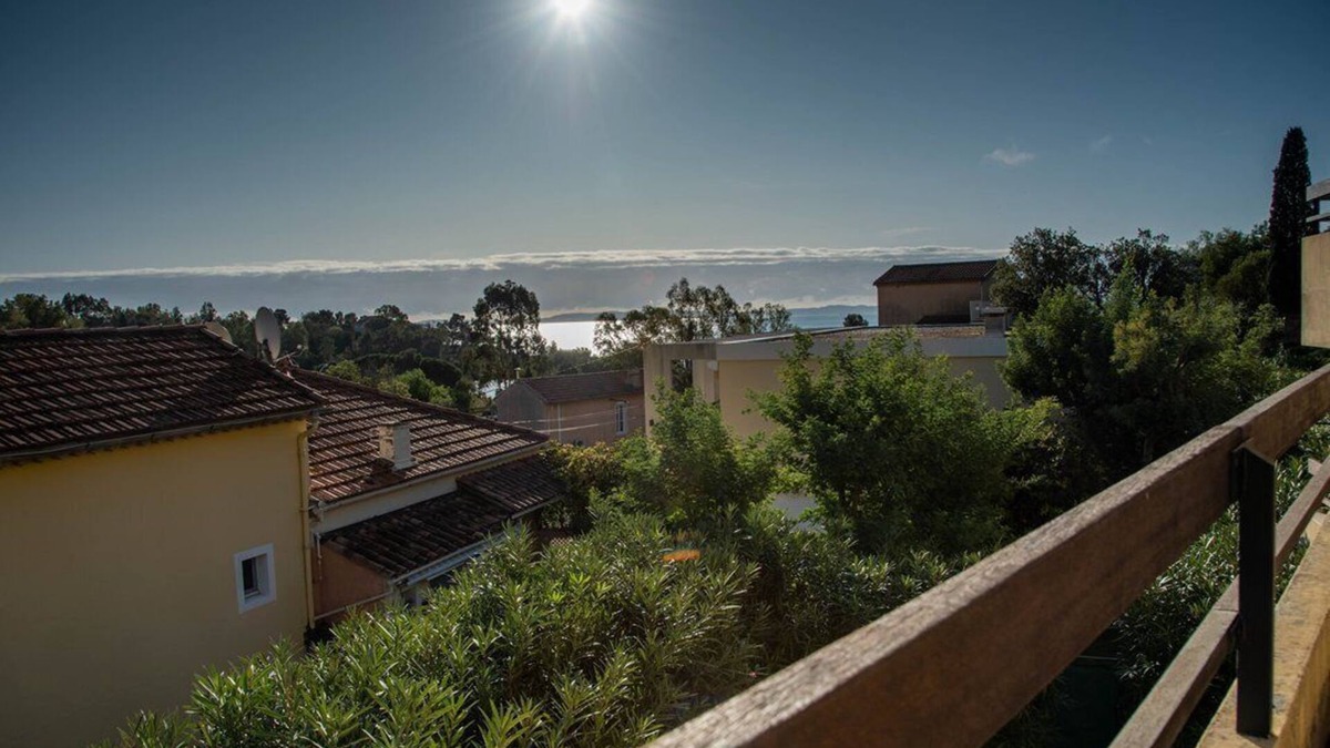Le Lavandou Apartment | Le Lavandou, One-bedroom + cabin to rent for 4/5 people at La Fossette ; 250 m from the beach,.