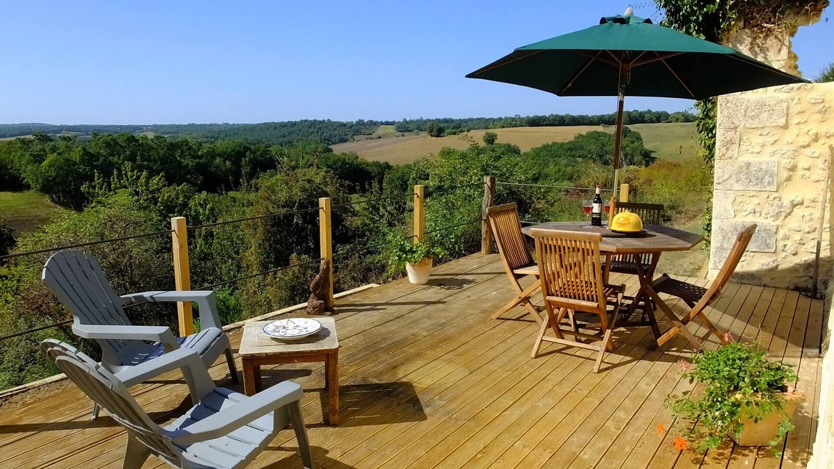 Montmoreau-Saint-Cybard House | 'Le Lievre', stunning two person gite.