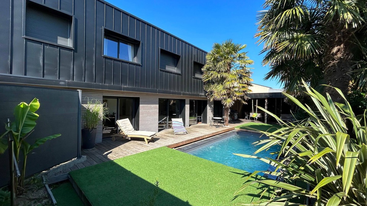 Pace House | Le Loft Black & Wood - Piscine privé et grande terrasse à 20 min de Rennes