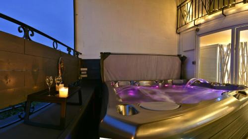 Jarville-la-Malgrange Apartment | Le LOFT, MoonLOVE, Jacuzzi et sauna privatifs sur terrasse, 120m2