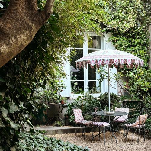 Coursan Bed & Breakfast | Le logis blanc bed&breakfast