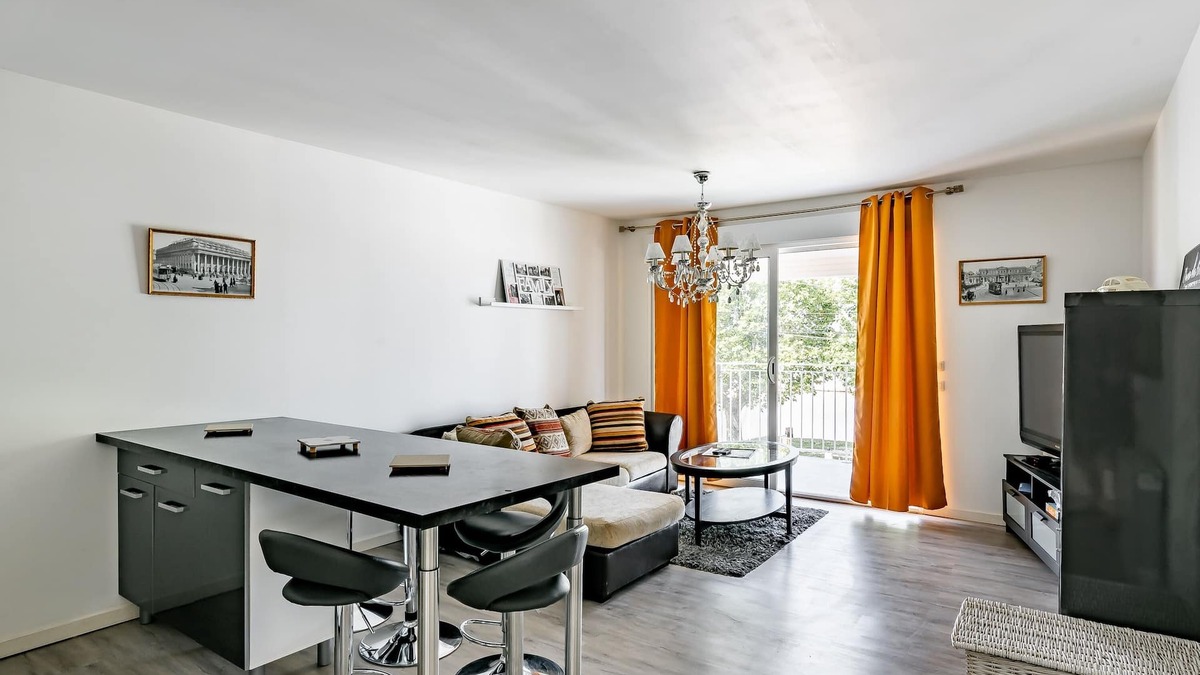 Saint-Andre-de-Cubzac Apartment | Le Long du Fleuve - Appt avec balcon vue fleuve