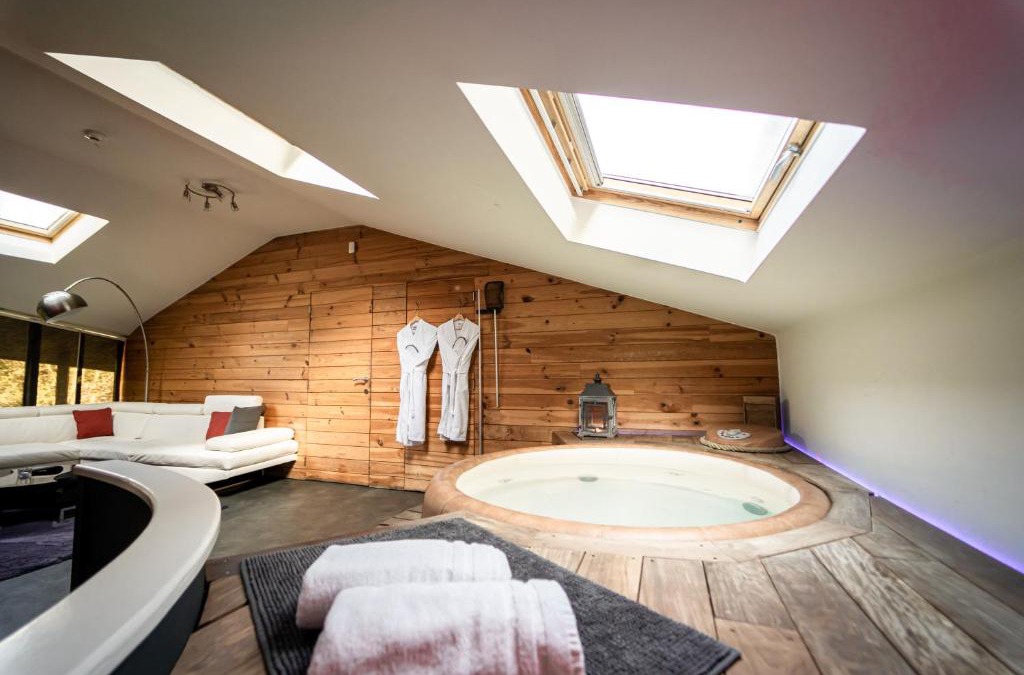 Spontin Apartment | Le Lov't - Suite avec jacuzzi
