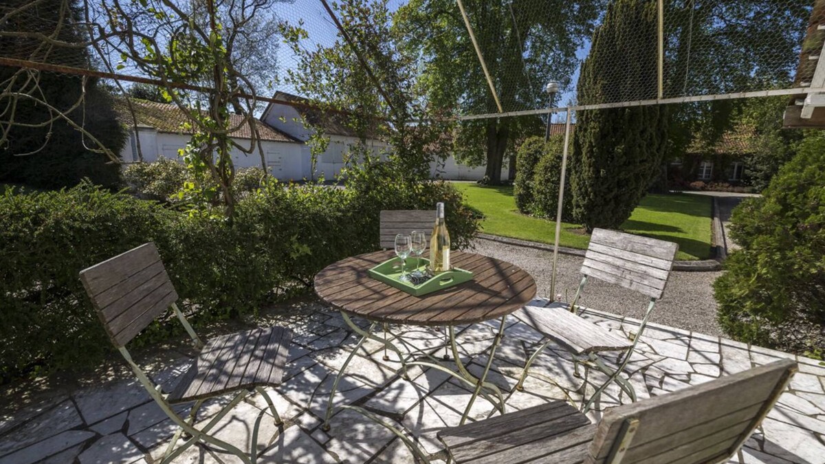 Campigneulles-les-Petites Villa | Le Manoir Nord - Six Bedroom Villa, Sleeps 12